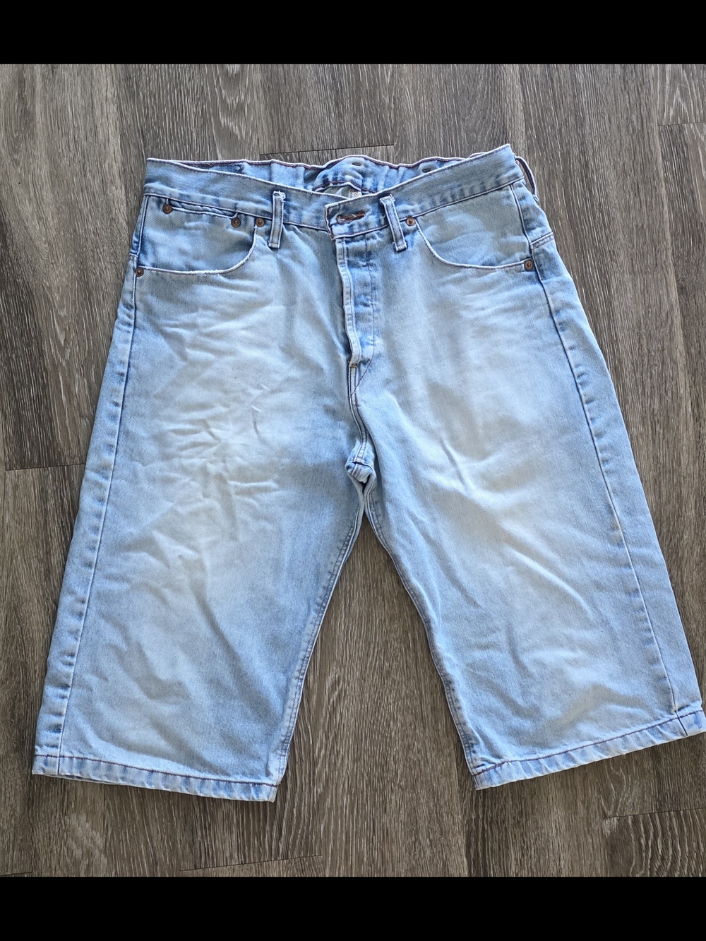 Levi's jeans shorts of relaxed cut.size L